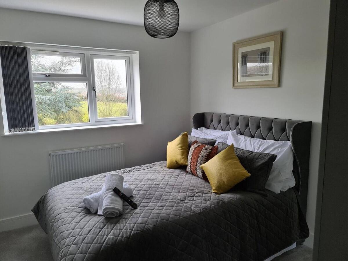 Sav 5 Bed Luxury Detached House In Leicester Humberstone Номер фото