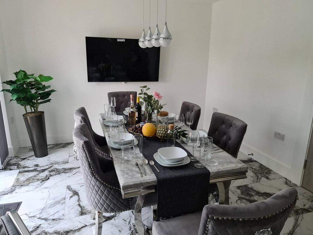 Sav 5 Bed Luxury Detached House In Leicester Humberstone Номер фото